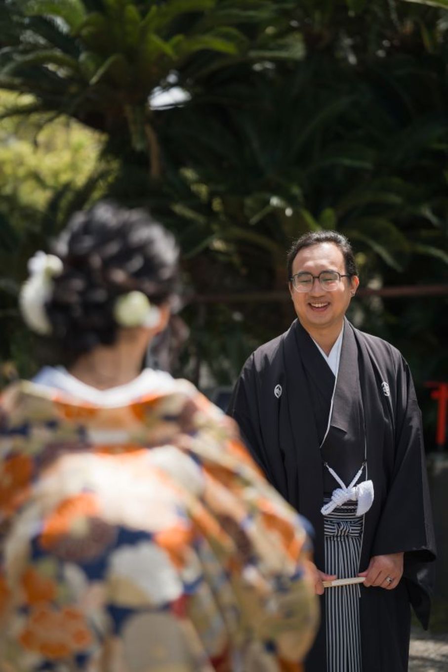 早着替えをし、紺色の色打掛へチェンジをされた新婦様
